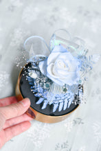 將圖片載入圖庫檢視器 夏日冰藍玫瑰花球│Summer Blue Rose With Glass Dome
