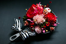 將圖片載入圖庫檢視器 母親節花朵鑄鐵鍋掛飾│Iron Pan With Preserved Flowers