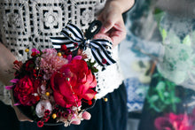 將圖片載入圖庫檢視器 母親節花朵鑄鐵鍋掛飾│Iron Pan With Preserved Flowers