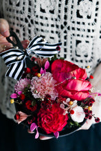 將圖片載入圖庫檢視器 母親節花朵鑄鐵鍋掛飾│Iron Pan With Preserved Flowers