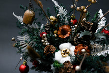 將圖片載入圖庫檢視器 綠意森林桌花│Preserved Sawara Cypress Christmas Centerpiece