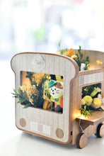 將圖片載入圖庫檢視器 春天裡的可可菠蘿吐司號│COCOBOLO Flower & Toast Wagon
