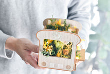 將圖片載入圖庫檢視器 春天裡的可可菠蘿吐司號│COCOBOLO Flower & Toast Wagon