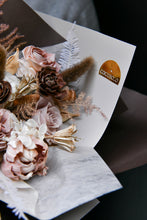 將圖片載入圖庫檢視器 摩卡慕斯恆星花束 | Mocha Mousse Preserved Flower Bouquet