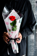 將圖片載入圖庫檢視器 唯一 ‧ 波卡點恆星玫瑰花 │ Preserved Rose With Polka Dot Paper Wrapping