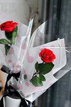 將圖片載入圖庫檢視器 唯一 ‧ 波卡點恆星玫瑰花 │ Preserved Rose With Polka Dot Paper Wrapping