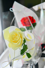 將圖片載入圖庫檢視器 唯一 ‧ 波卡點恆星玫瑰花 │ Preserved Rose With Polka Dot Paper Wrapping