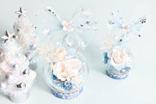 將圖片載入圖庫檢視器 純白心語 浪漫雪人花禮|Pure Love Snowman Glass Dome