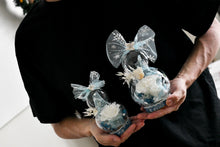 將圖片載入圖庫檢視器 純白心語 浪漫雪人花禮|Pure Love Snowman Glass Dome