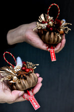 將圖片載入圖庫檢視器 自然果實設計掛飾雙件組 │ Peace & Joy Natural Blessing Hanging Ornament