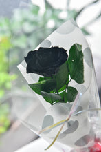 將圖片載入圖庫檢視器 唯一 ‧ 波卡點恆星玫瑰花 │ Preserved Rose With Polka Dot Paper Wrapping
