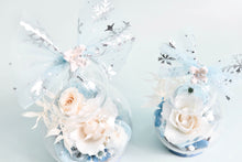 將圖片載入圖庫檢視器 純白心語 浪漫雪人花禮｜Pure Love Snowman Glass Dome
