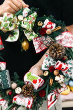 將圖片載入圖庫檢視器 美式經典聖誕圖騰花圈｜Classic American Christmas Pattern Wreath
