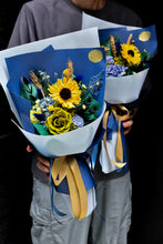 將圖片載入圖庫檢視器 爵士藍拾光花束｜Jazz Blue Golden Moments Preserved Flowers Bouquet
