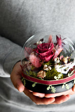 將圖片載入圖庫檢視器 非凡洋紅玫瑰玻璃罩│Preserved Flowers Dome With the Color of Viva Magenta
